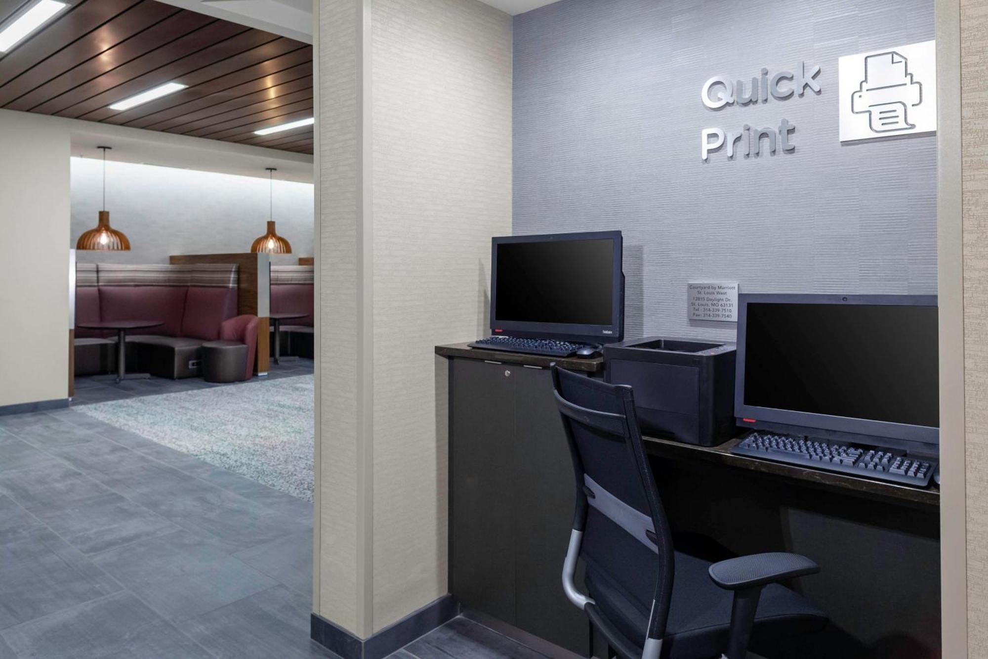 Courtyard By Marriott St. Louis West County Hotel Town and Country Bagian luar foto