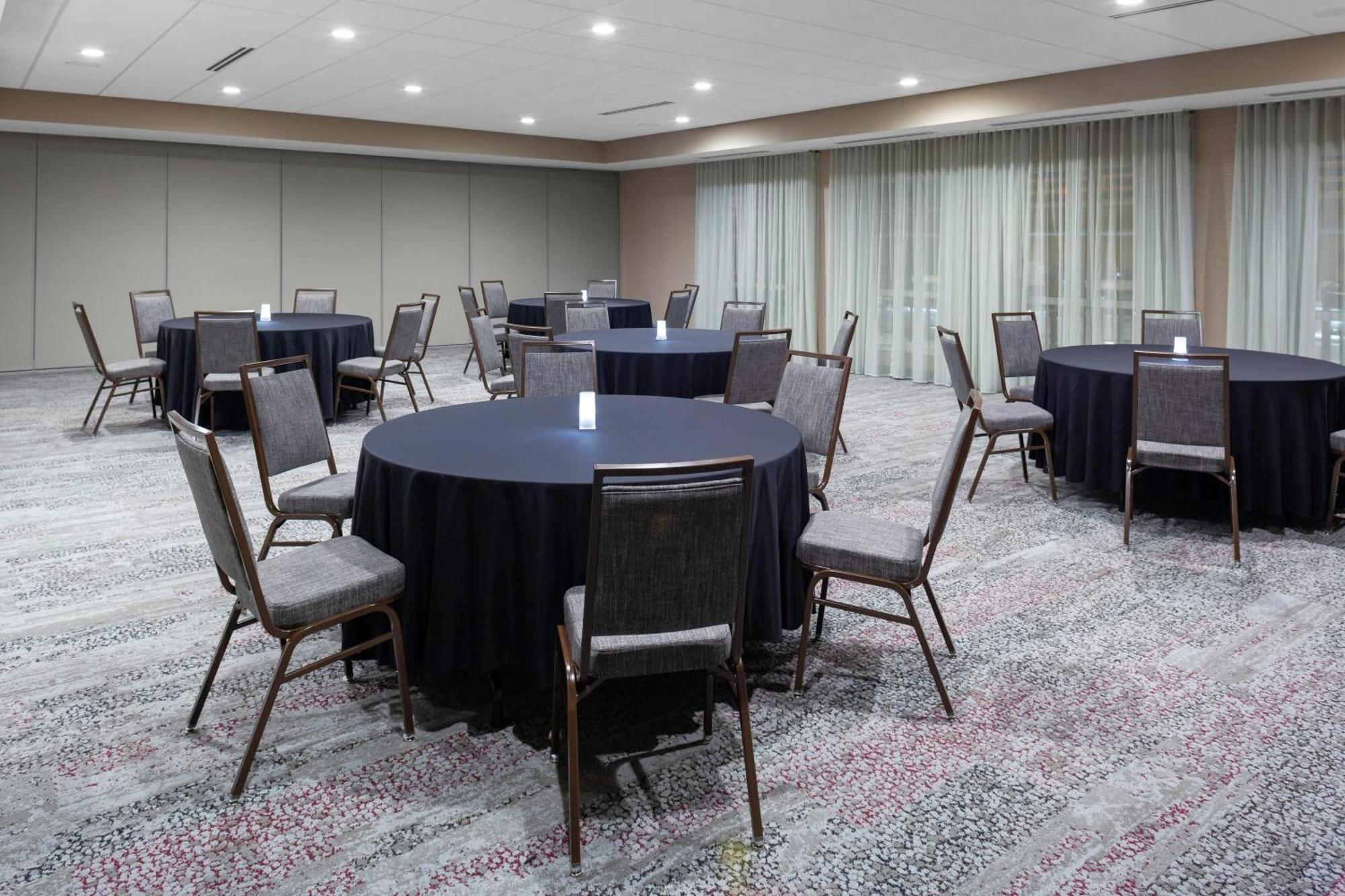 Courtyard By Marriott St. Louis West County Hotel Town and Country Bagian luar foto