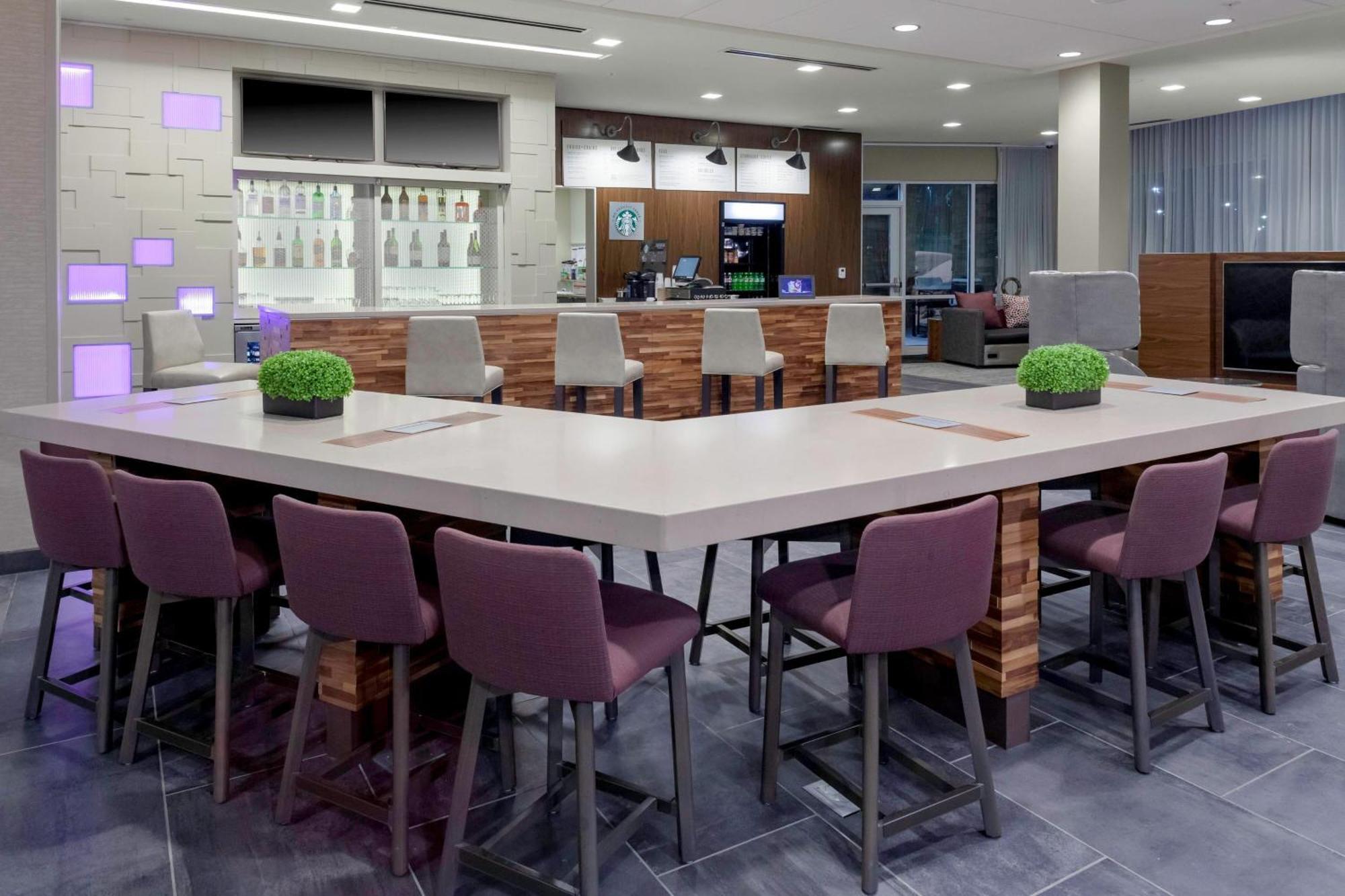 Courtyard By Marriott St. Louis West County Hotel Town and Country Bagian luar foto